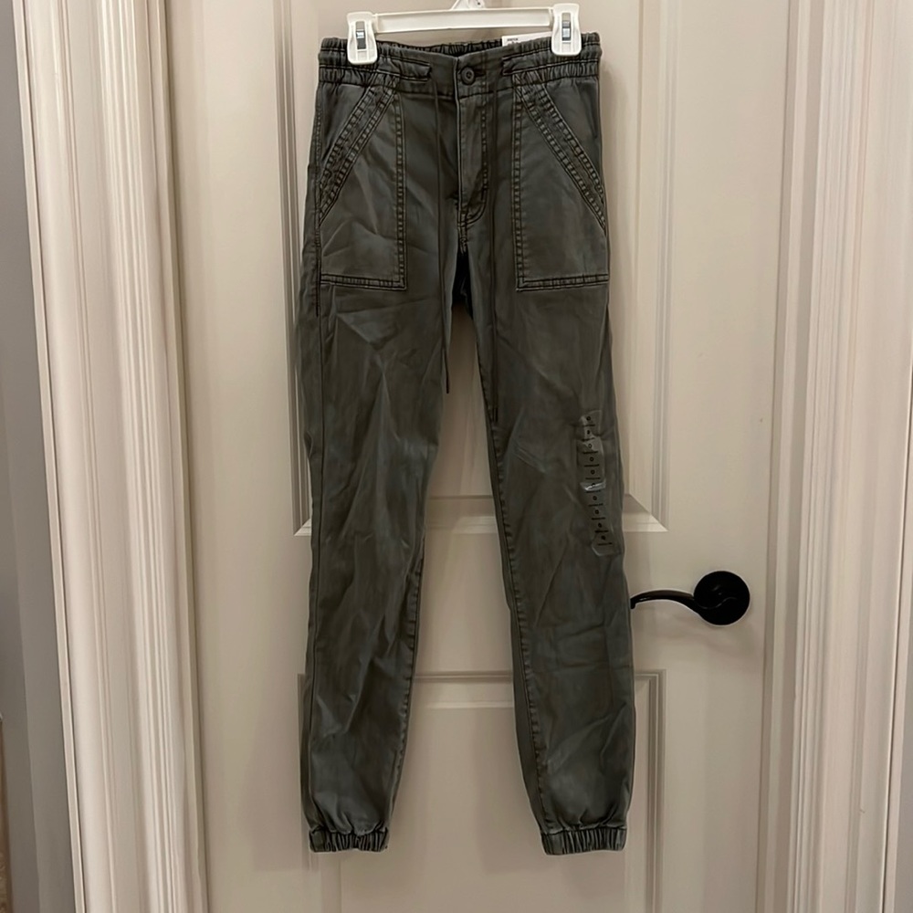 BNWT American Eagle AE olive jegging jogger, sz 0